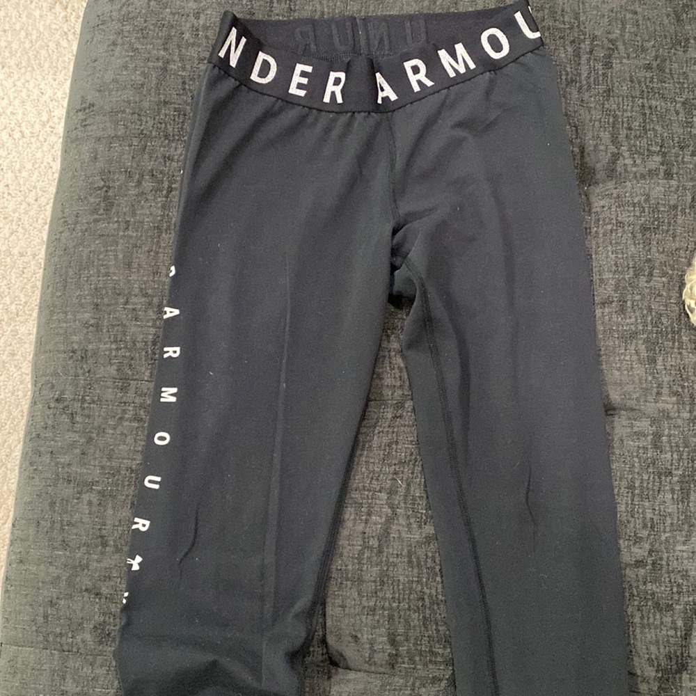 Under Armour black leggings. Size M